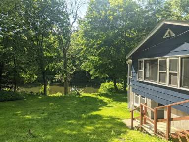 Main picture of 1943 New Hackensack Rd