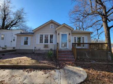 Main picture of 2428 Mary Ave