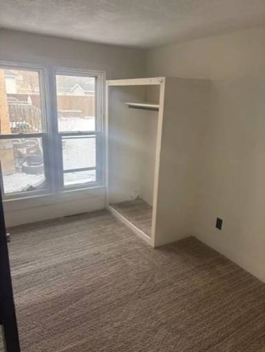 Main picture of 410 E 8th St