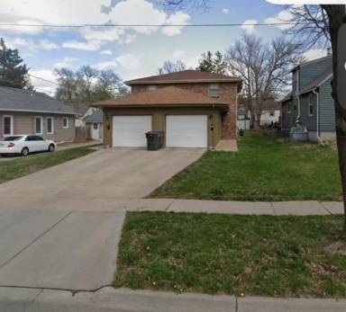 Main picture of 1222 S 32nd St