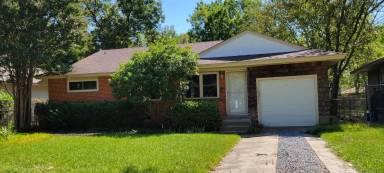 Main picture of 10232 Pinecrest Dr