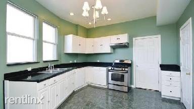 Main picture of 1154 W 17th St