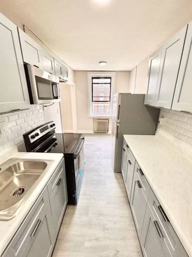 Main picture of 162 Park Ave
