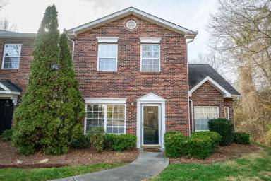 Main picture of 2104 Sardony Ln
