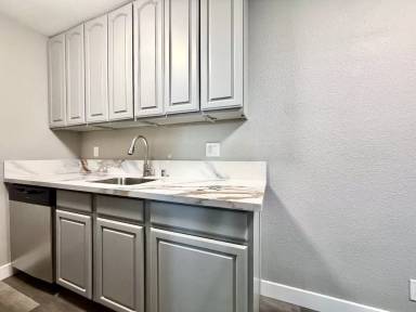 Main picture of 1819 W St