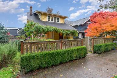Main picture of 422 31st Ave
