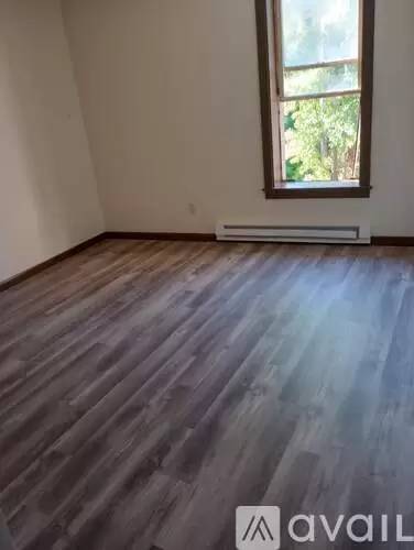 Main picture of 222 S Peterboro St