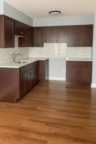 Main picture of 2445 W 51st St