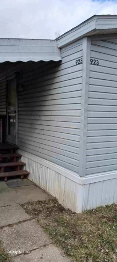 Main picture of 923 Garbry Rd