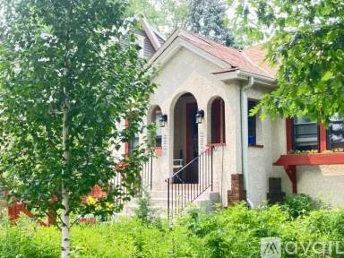Main picture of 2826 39th Ave S