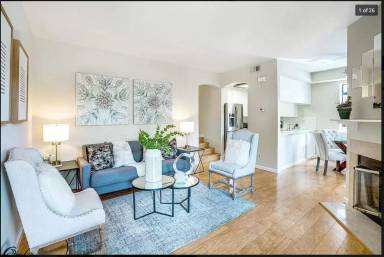 Main picture of 24 Washington Square Dr