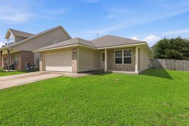 Main picture of 2484 Horse Shoe Dr