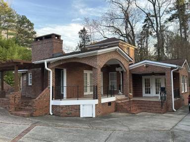Main picture of 731 N Harrison Ave