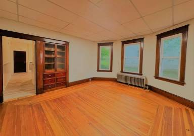 Main picture of 31 Abbott St