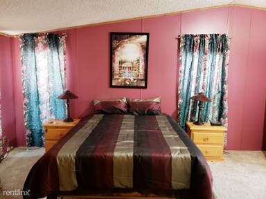 Main picture of 3050 Maple Rd
