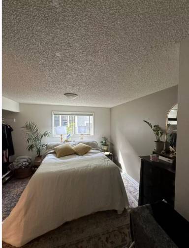 Main picture of 1006 15th Ave E