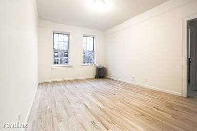 Main picture of 117 W 13th St