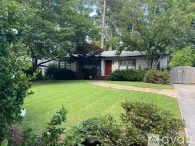 Main picture of 1056 Lindridge Dr NE