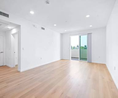 Main picture of 14809 Erwin St