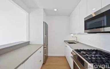 Main picture of 21 West End Ave Apartments