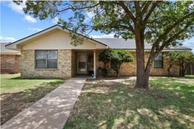 Main picture of 7717 Vernon Ave