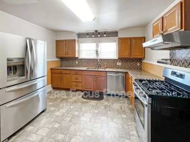 Main picture of 716 7th Ave