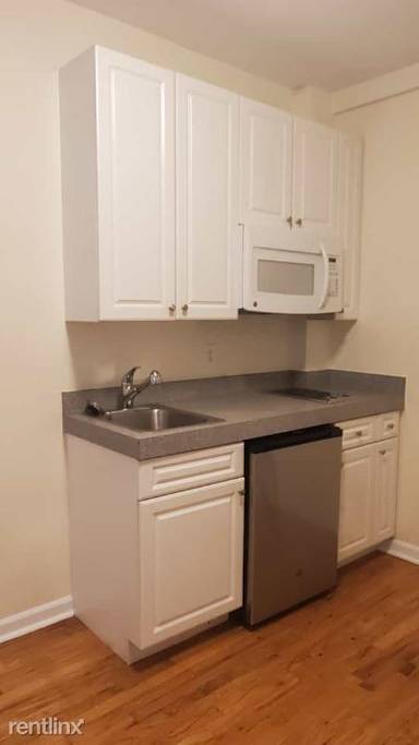 Main picture of 305 W 45th St