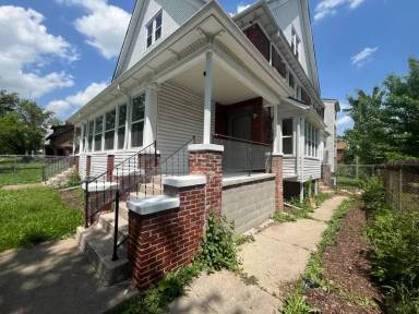 Main picture of 1396 Cadillac Blvd