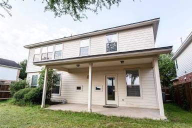 Main picture of 1912 Petrified Forest Dr