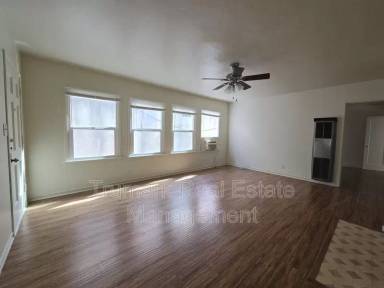 Main picture of 1112 N Maryland Ave