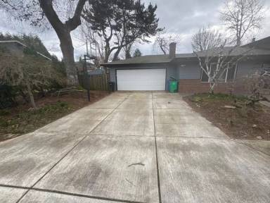 Main picture of 14422 NE Shaver St