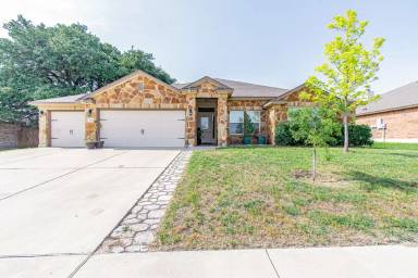 Main picture of 705 Rowdy Dr