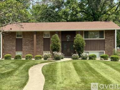 Main picture of 200 Louise Dr