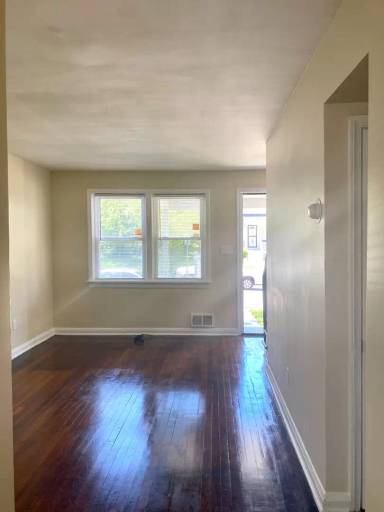 Main picture of 4735 Ivanhoe Ave