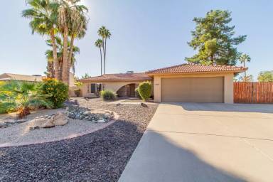 Main picture of 5001 E Charter Oak Rd