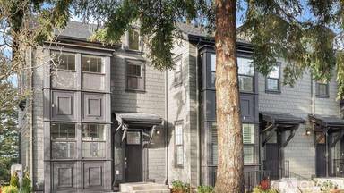 Main picture of 2111 9th Ave W
