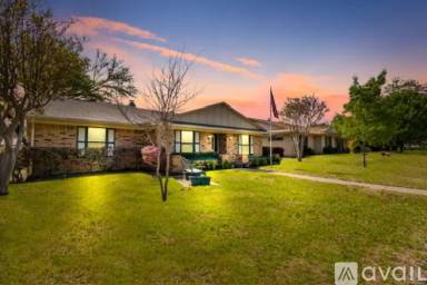 Main picture of 2420 Pinehurst Ln