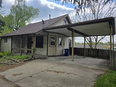 Main picture of 4037 Vine Ave SE