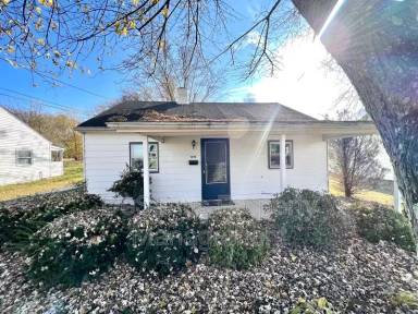 Main picture of 1919 W Washington St