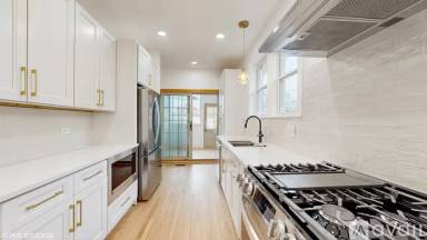 Main picture of 8021 S Dante Ave