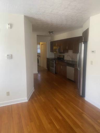 Main picture of 1811 E Long St