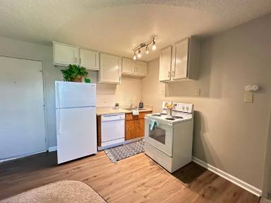 Main picture of 1616 E St