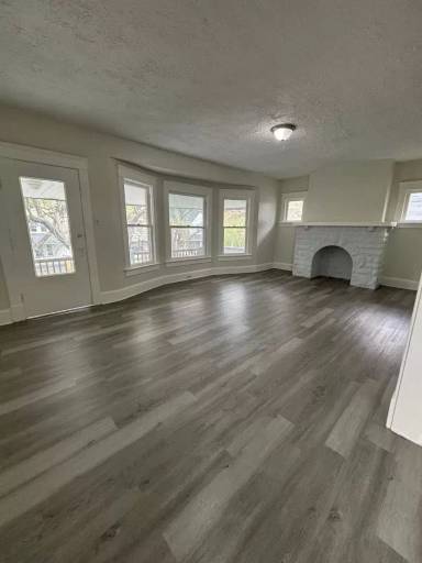 Main picture of 3252 W 99th St