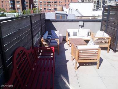 Main picture of 228 E 84th St