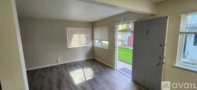 Main picture of 271 Sharp Cir