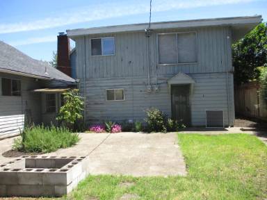 Main picture of 1090 1/2 W Broadway