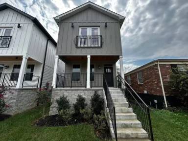 Main picture of 1107 Walsh St