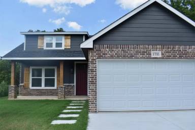 Main picture of 1731 W Elm St