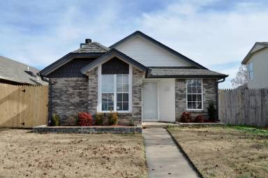 Main picture of 2122 Lonnie Ln