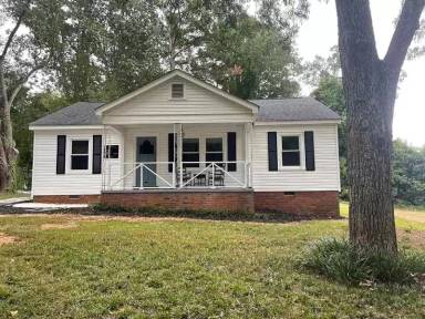 Main picture of 113 Henrietta Ave W